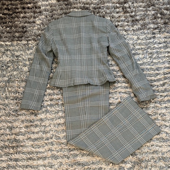 H&M Gray Plaid Women’s Pantsuit Set - Picture 2 of 16
